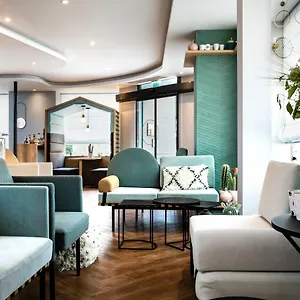 Hotel Eiffel Saint Charles, Paris